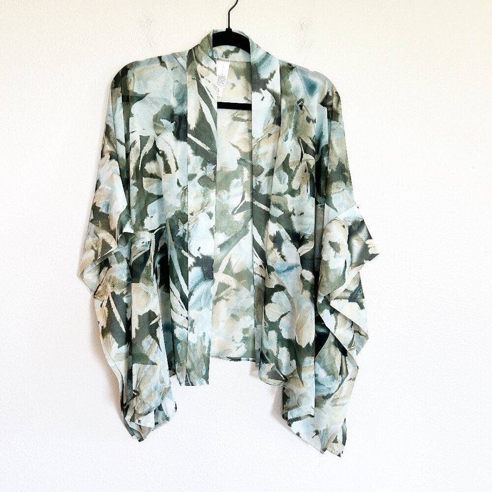 Wynne Layers Kimono L Floral Chiffon Open Front Sheer Cardigan Classy